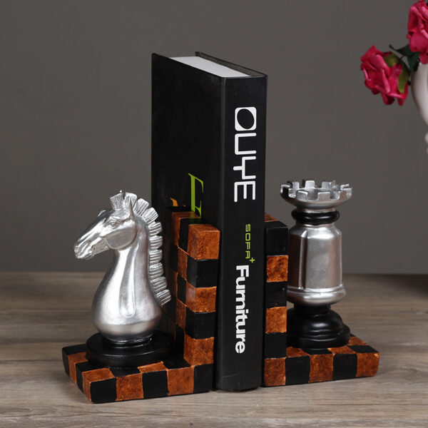 European-style Resin Crafts Books Rely On Chess Bookends Bookends - Image 3