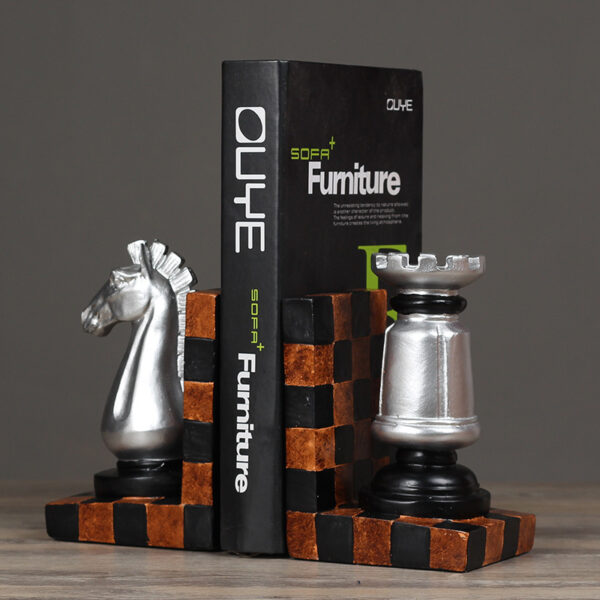 European-style Resin Crafts Books Rely On Chess Bookends Bookends - Image 5