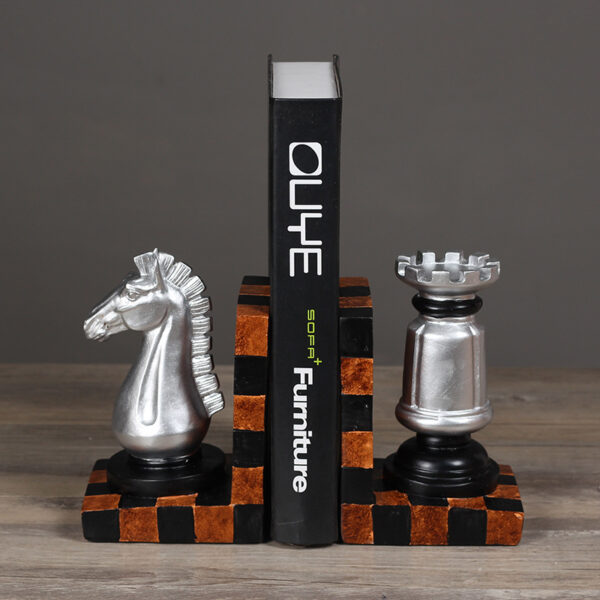 European-style Resin Crafts Books Rely On Chess Bookends Bookends - Image 4