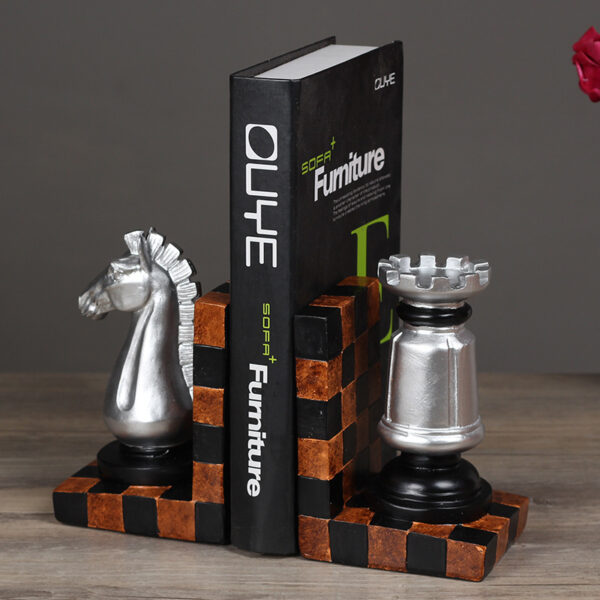 European-style Resin Crafts Books Rely On Chess Bookends Bookends - Image 6